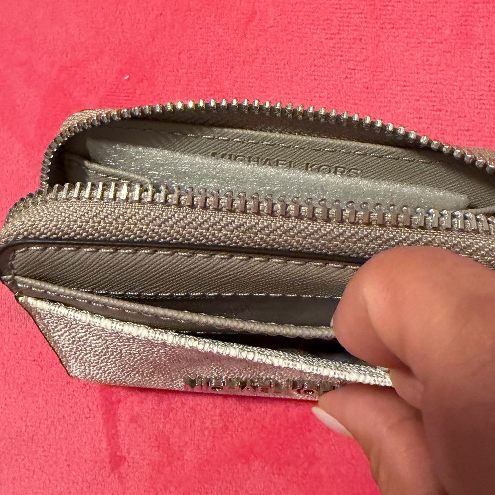 Michael Kors Two-Tone Card Holder - Picture 9 of 10